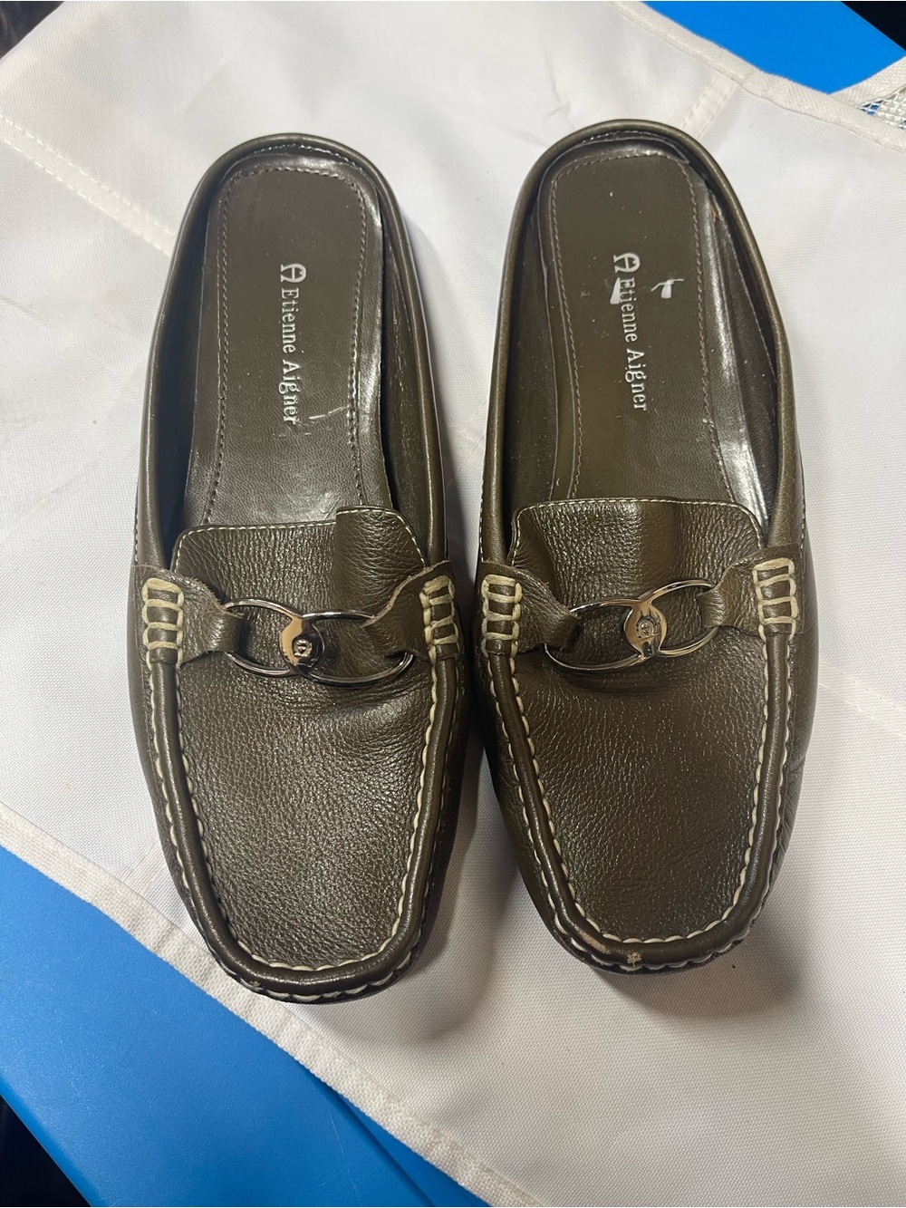 Etienne Aigner leather flats size 8M, good condition